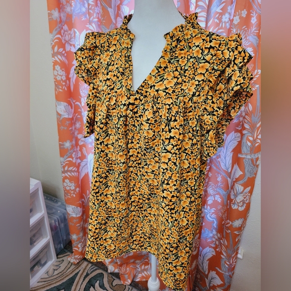 Floral Orange and Black Short Sleeve Blouse - Picture 2 of 5